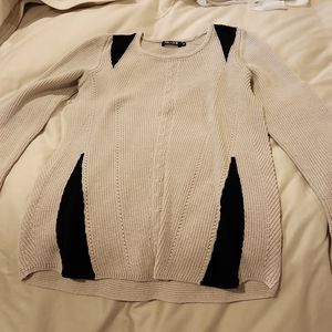 Woman's NIC & ZOE cream/black sweater